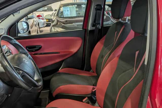Lancia Ypsilon (2013) thumbnail 6
