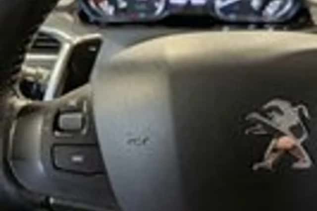 Peugeot 2008 (2015) thumbnail 13