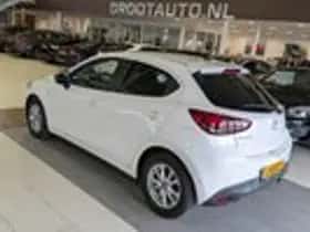 Mazda 2 (2015) thumbnail 3