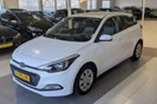 Hyundai i20 (2015) thumbnail 2