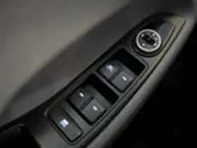 Hyundai i20 (2015) thumbnail 12