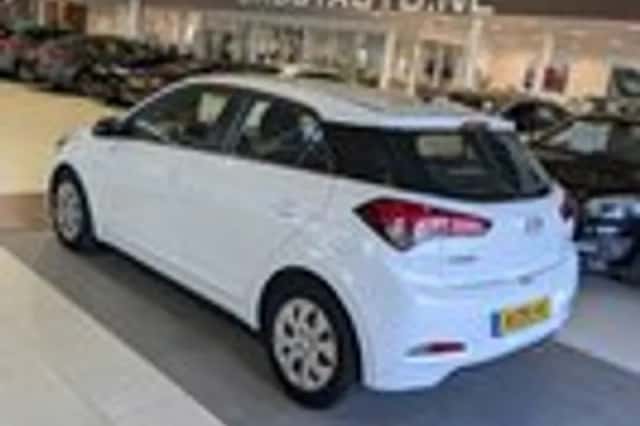 Hyundai i20 (2015) thumbnail 3