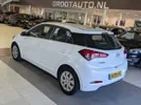 Hyundai i20 (2015) thumbnail 3