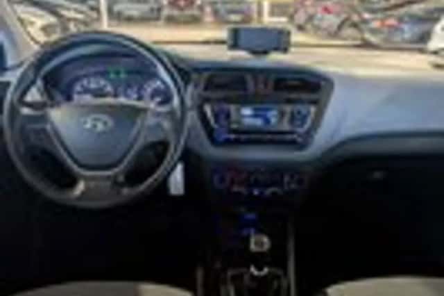 Hyundai i20 (2015) thumbnail 9