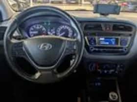 Hyundai i20 (2015) thumbnail 10