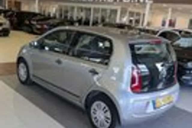 Volkswagen Up! (2016) thumbnail 3