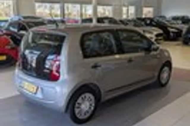 Volkswagen Up! (2016) thumbnail 4
