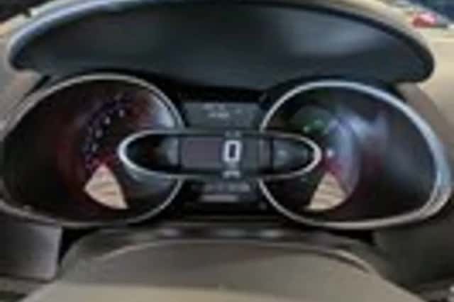 Renault Clio (2016) thumbnail 11