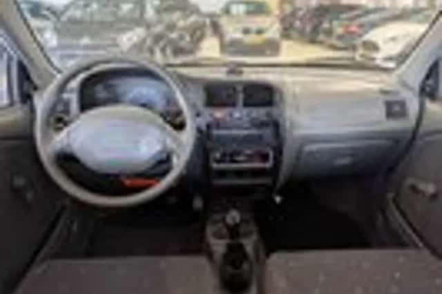 Suzuki Alto (2003) thumbnail 8