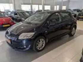 Toyota Auris (2008) thumbnail 2