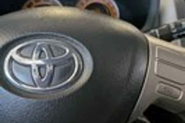 Toyota Auris (2008) thumbnail 13