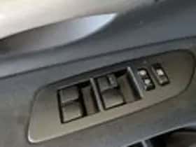 Toyota Auris (2008) thumbnail 14