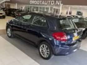 Toyota Auris (2008) thumbnail 3