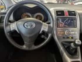Toyota Auris (2008) thumbnail 10
