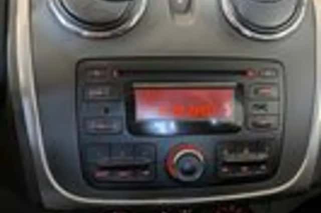 Dacia Sandero (2016) thumbnail 14