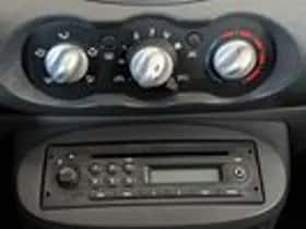 Renault Twingo (2010) thumbnail 11