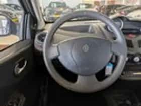 Renault Twingo (2010) thumbnail 10