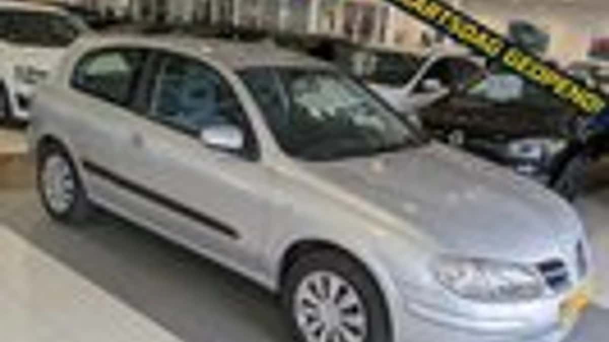 Nissan Almera (2000) — foto 1