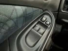 Nissan Almera (2000) thumbnail 11