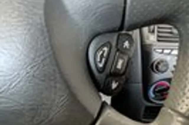 Nissan Almera (2000) thumbnail 13