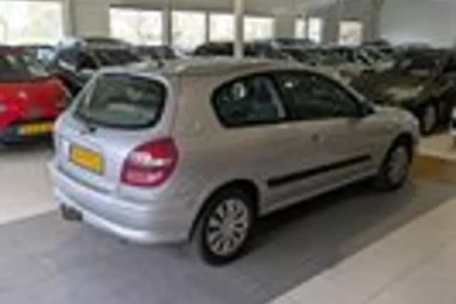 Nissan Almera (2000) thumbnail 4