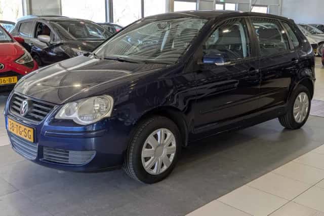 Volkswagen Polo (2006) thumbnail 2