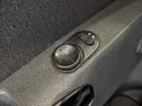 Opel Corsa (2009) thumbnail 13