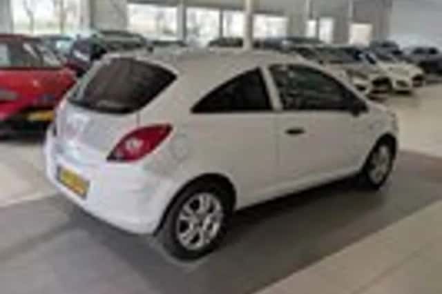 Opel Corsa (2009) thumbnail 4