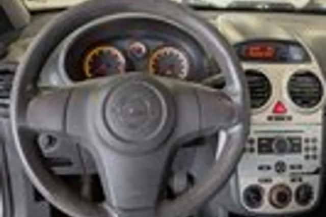Opel Corsa (2009) thumbnail 9