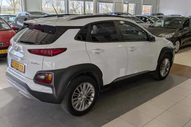 Hyundai Kona (2018) thumbnail 4