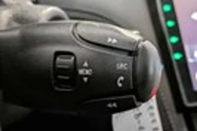 Peugeot RCZ (2011) thumbnail 17