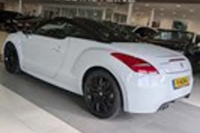 Peugeot RCZ (2011) thumbnail 3