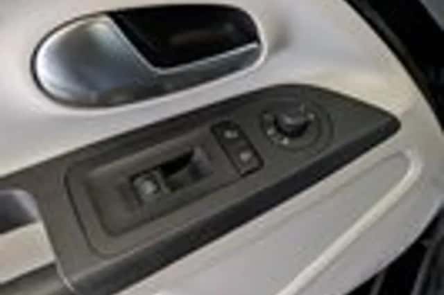 SEAT Mii (2012) thumbnail 12
