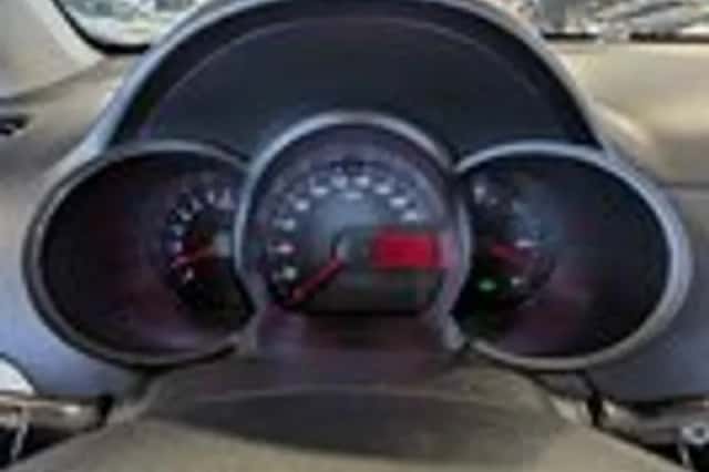 Kia Picanto (2011) thumbnail 11
