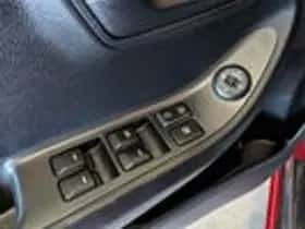 Kia Picanto (2011) thumbnail 12