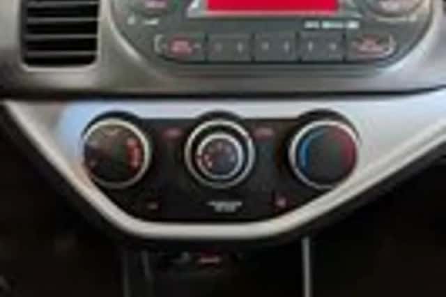 Kia Picanto (2011) thumbnail 13