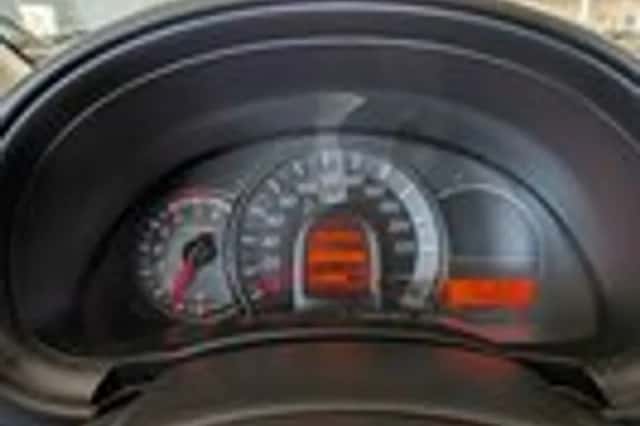 Nissan Micra (2013) thumbnail 10