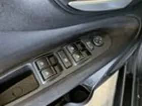 Fiat Punto (2016) thumbnail 16