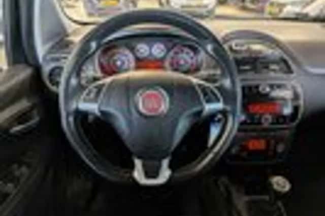 Fiat Punto (2016) thumbnail 9