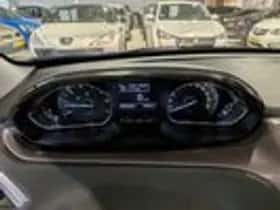 Peugeot 2008 (2015) thumbnail 11