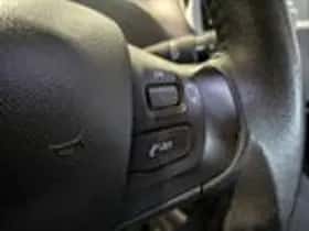 Peugeot 2008 (2015) thumbnail 14