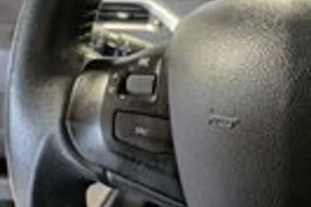 Peugeot 2008 (2015) thumbnail 15