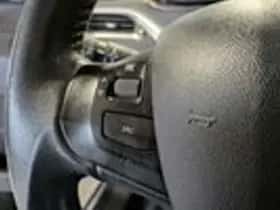 Peugeot 2008 (2015) thumbnail 15