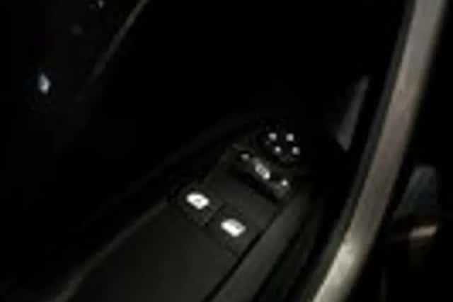 Peugeot 2008 (2015) thumbnail 16
