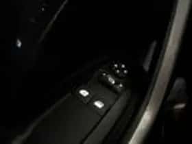 Peugeot 2008 (2015) thumbnail 16