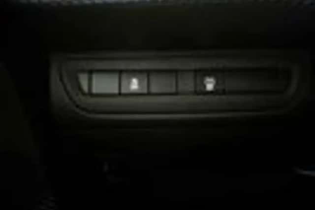 Peugeot 2008 (2015) thumbnail 17