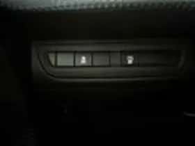 Peugeot 2008 (2015) thumbnail 17