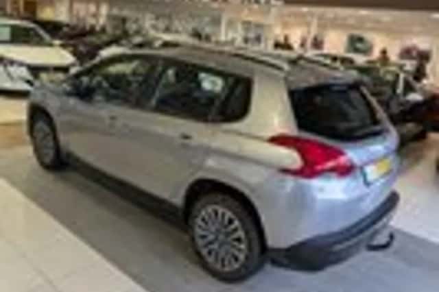 Peugeot 2008 (2015) thumbnail 3