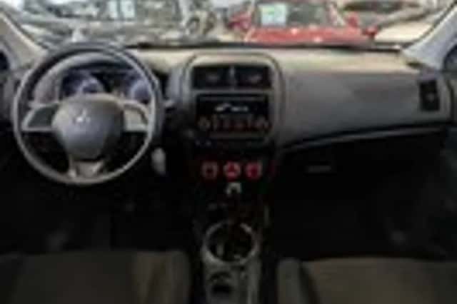 Mitsubishi ASX (2015) thumbnail 9