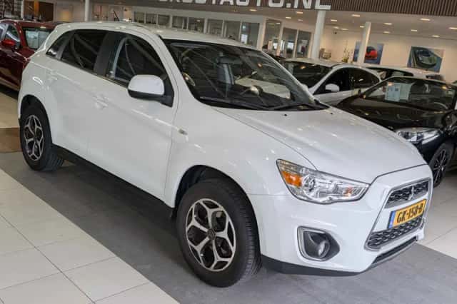 Mitsubishi ASX (2015) thumbnail 1